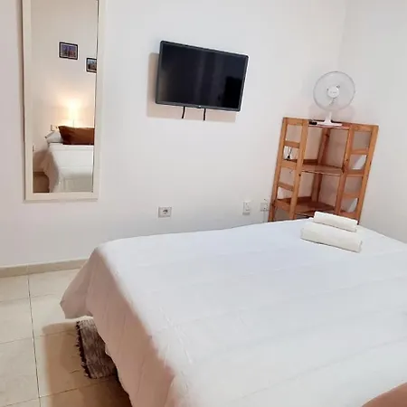 Almar We Go! Privadas En - Private - Pieces Privees - In Shared Guest house *
